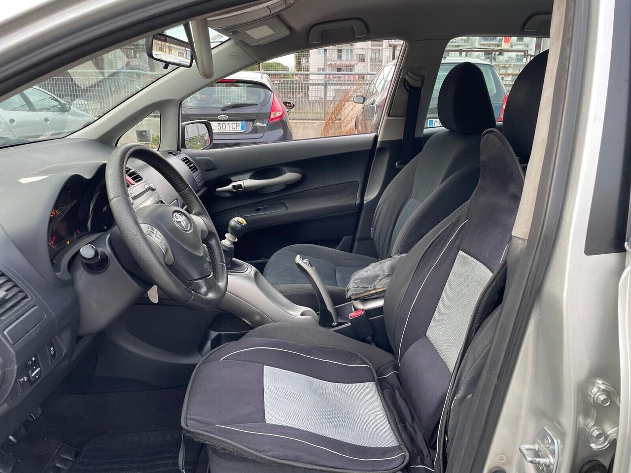 Toyota Auris 2.0 DIESEL 5 porte IN OTTIME CONDIZIONI