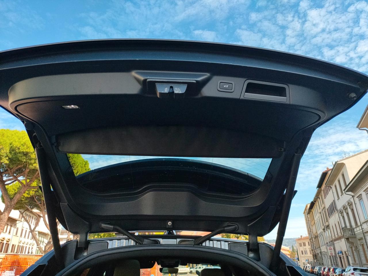 Land Rover Range Velar 2.0D I4 240 CV R-Dynamic SE