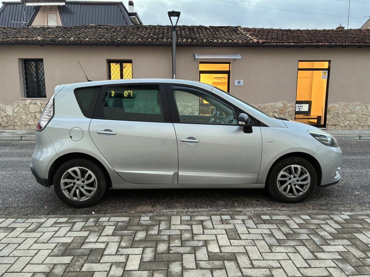 Renault Scenic Scénic dCi 110 CV EDC Limited