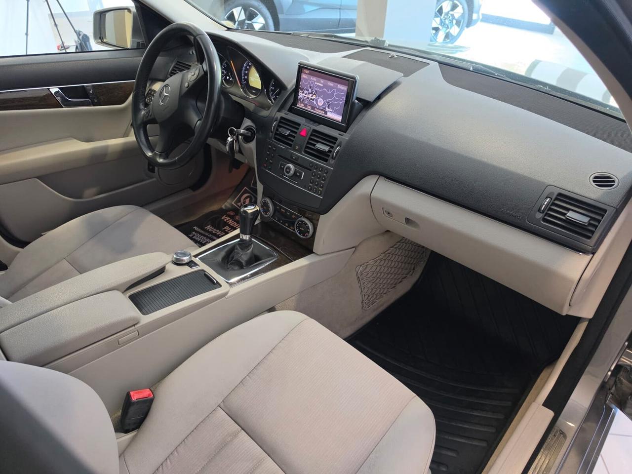 Mercedes-benz C 220 CDI BlueEFFICIENCY Avantgarde