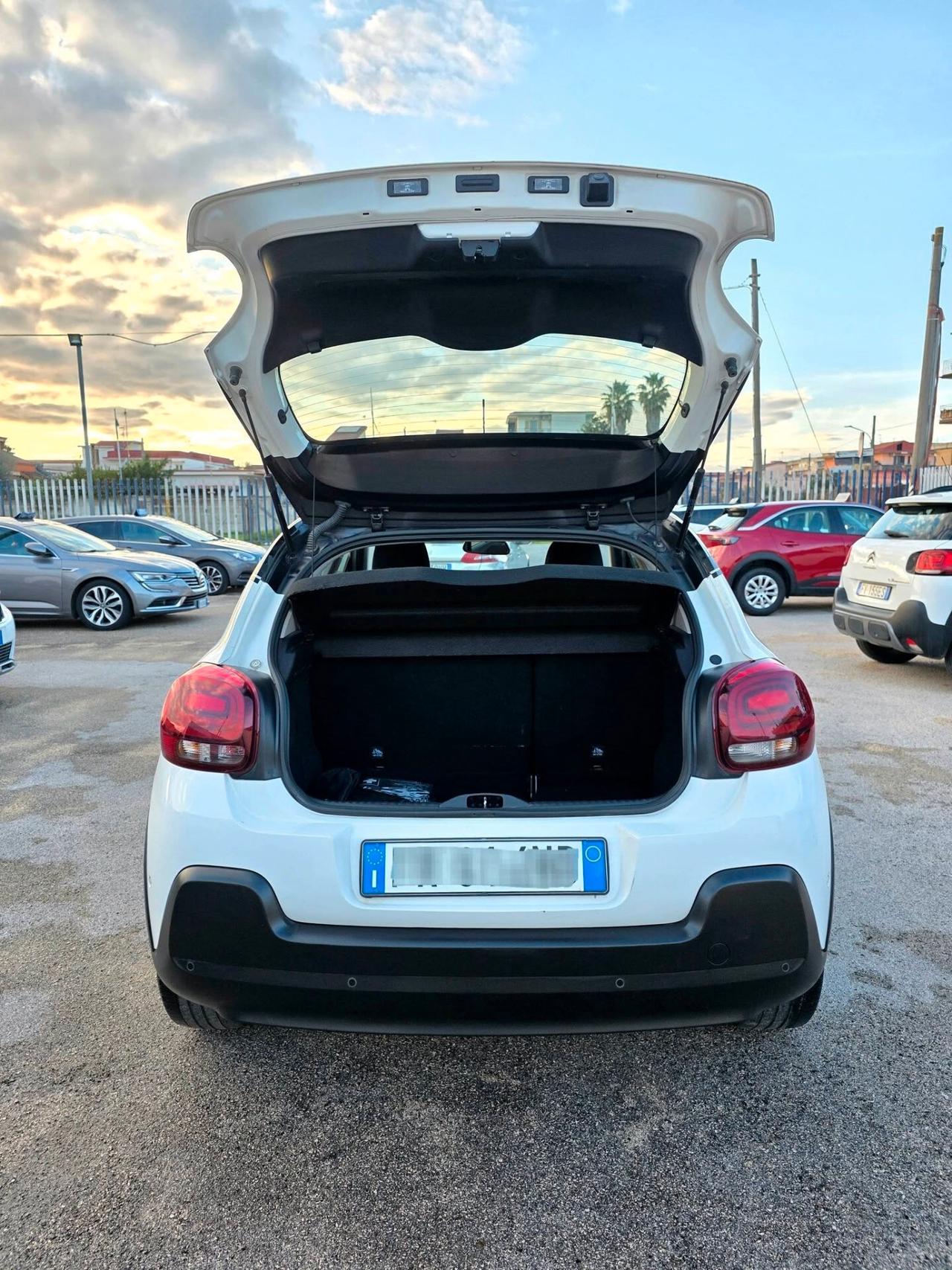 Citroen C3 1.6 BlueHDi 75cv S&S Shine con 73.000 Chilometri