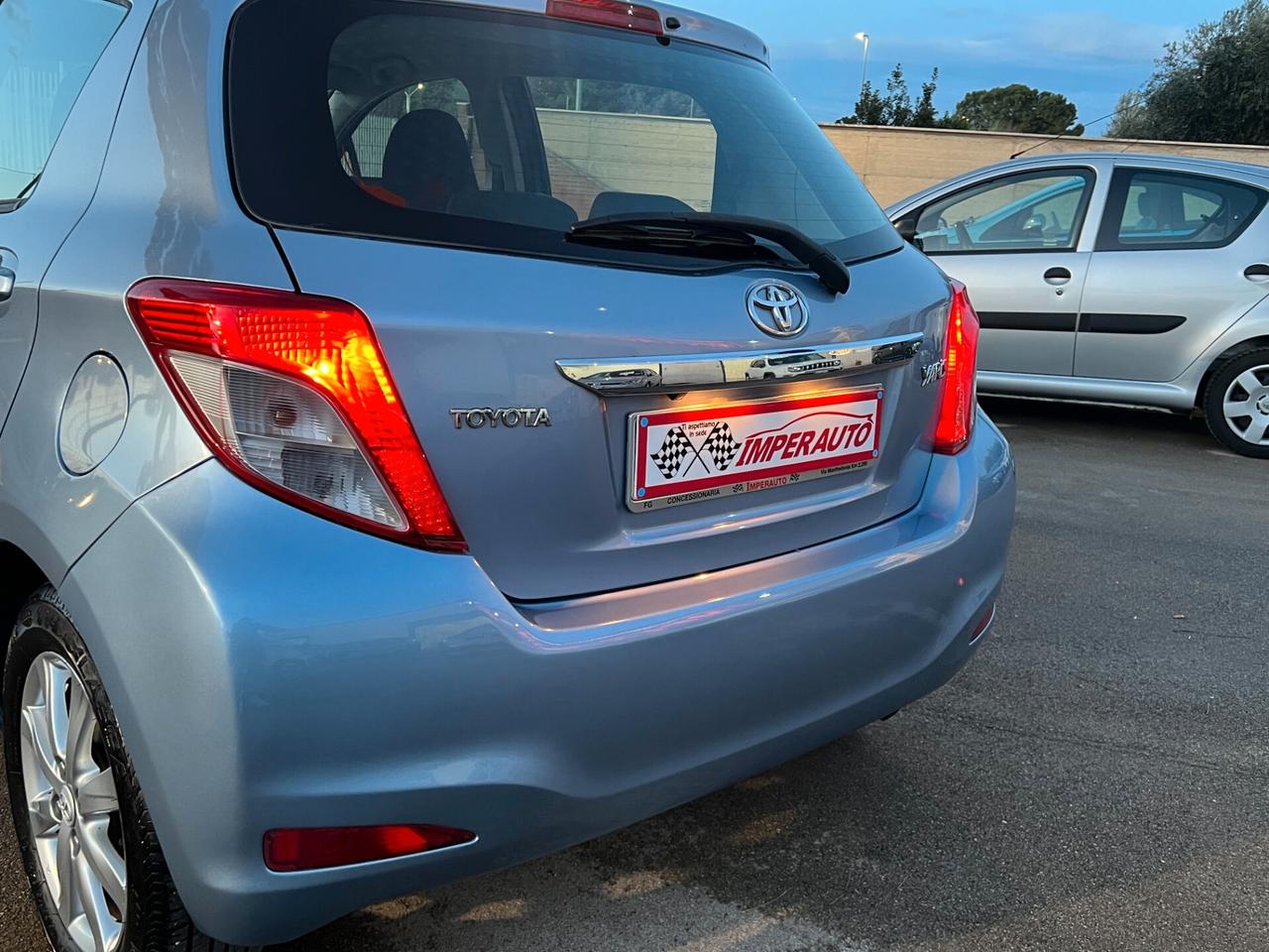 Toyota Yaris 1.0 5 porte Active Tagliandata