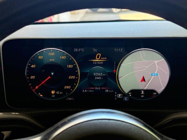 MERCEDES-BENZ A 180 d Premium