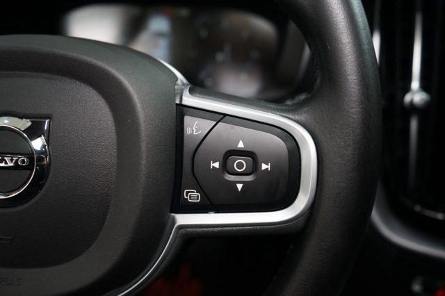 VOLVO XC60 B4 (d) AWD Geartronic Business