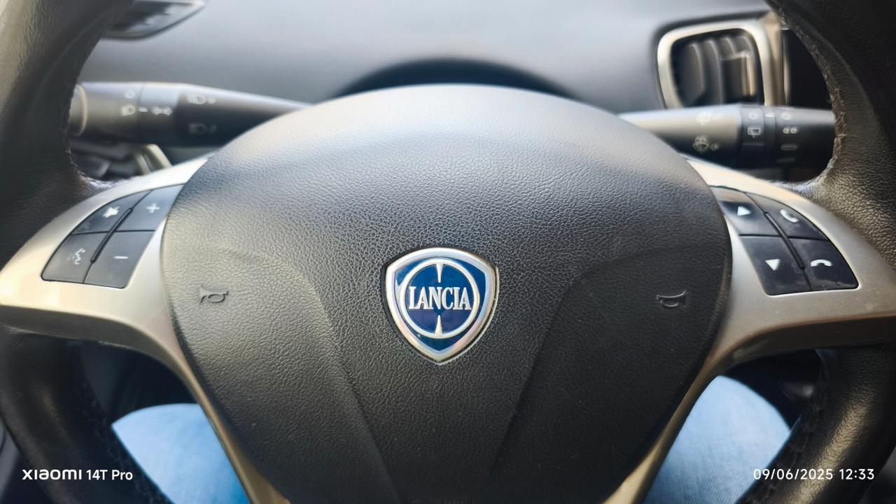 Lancia Ypsilon 1.2 69CV Gold SENSORI 2016
