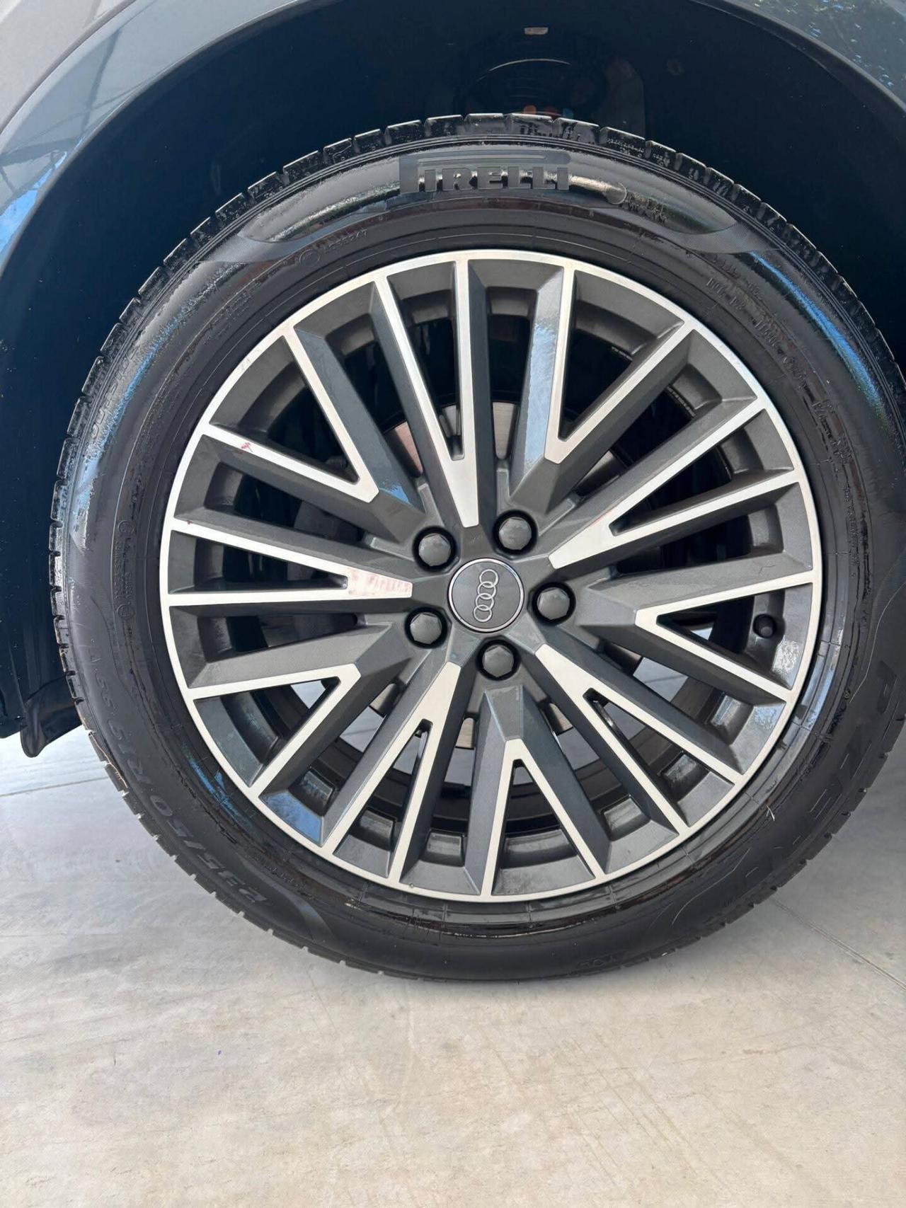 Audi Q3 2.0 Tdi SportBack 150 CV Sport !'!'!