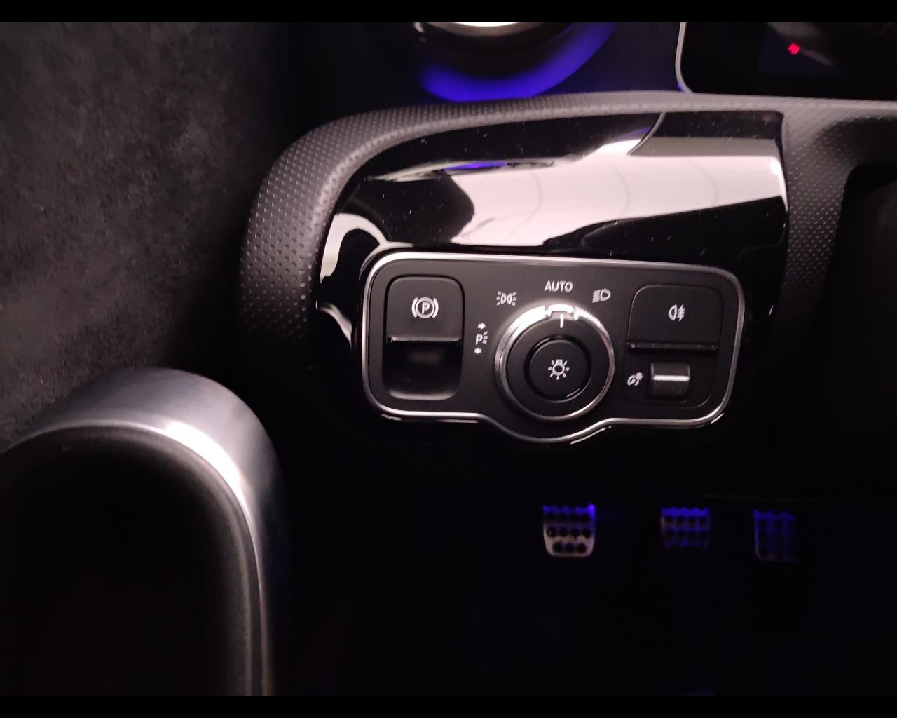 Mercedes-Benz Classe A - W177 2018 - A 180 d Premium