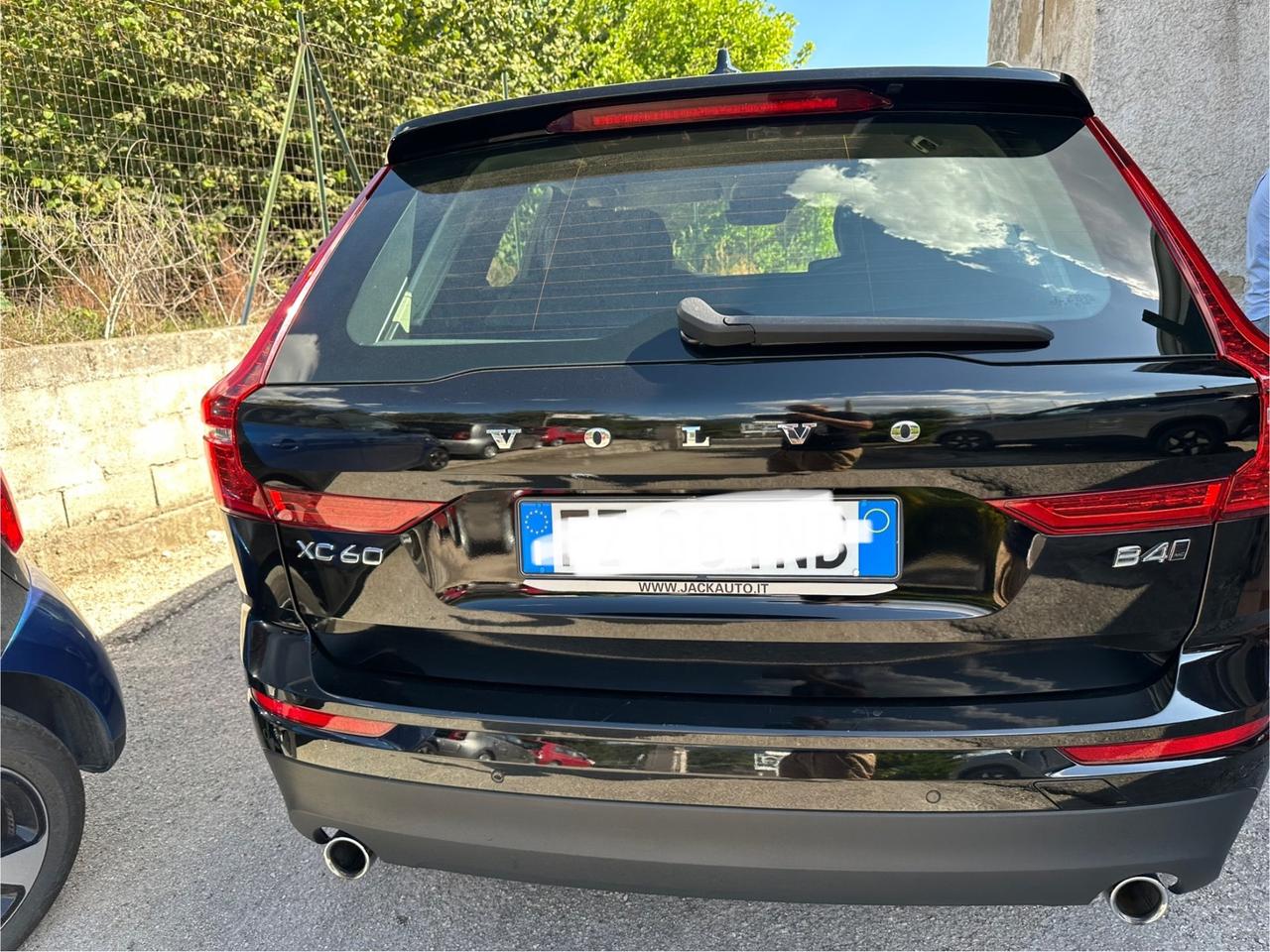 Volvo XC 60 XC60 B4 (d) AWD Geartronic Momentum UNICO PROPRIETARIO