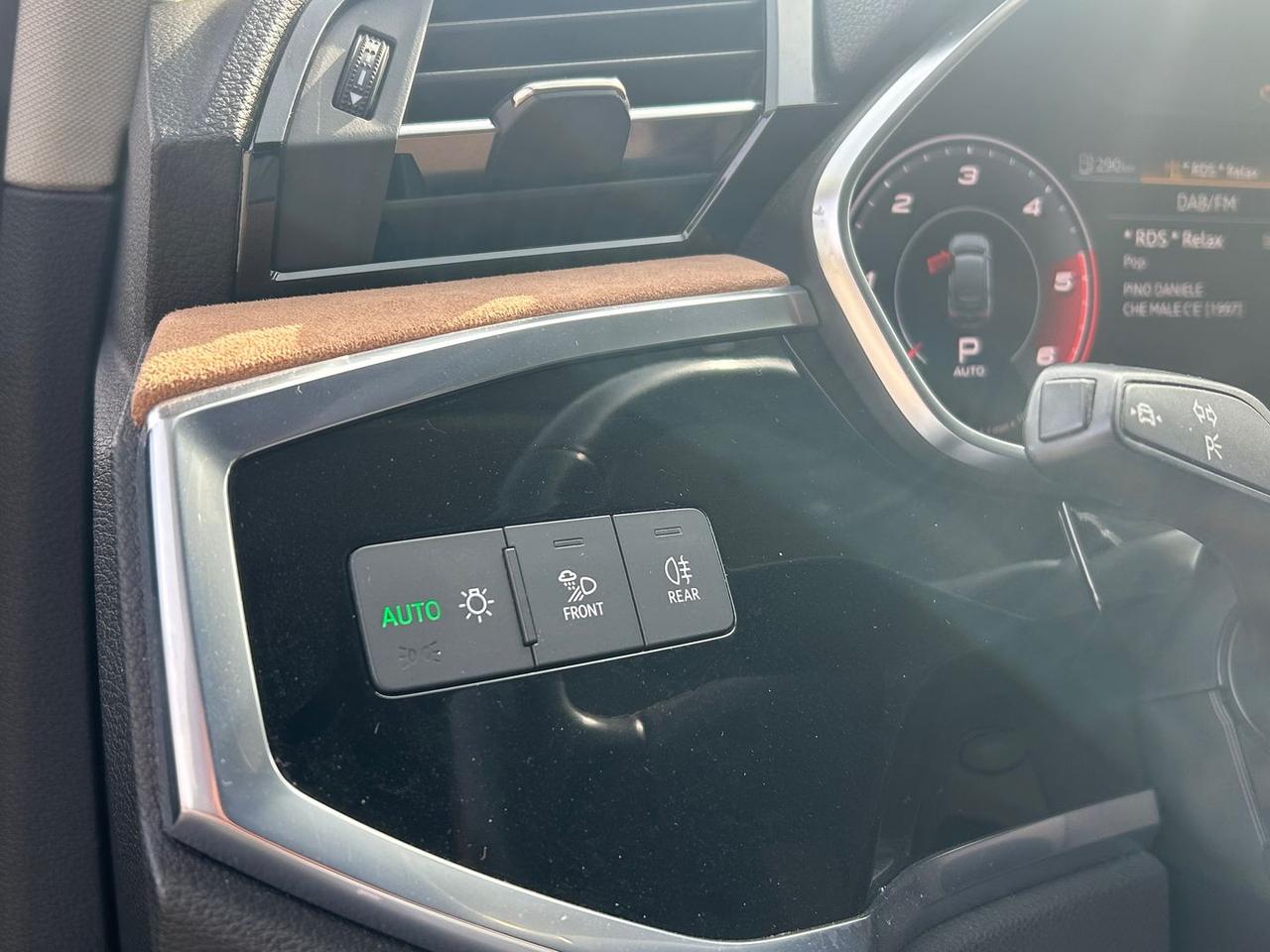 Audi Q3 S TRONIC S-LINE EDITION 2.0 35 TDI #9862