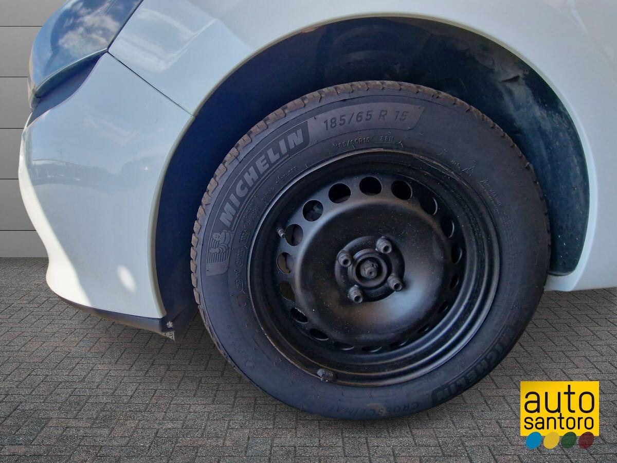 RENAULT CLIO 1.2 LIVE