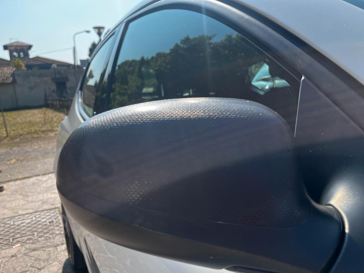 Lancia Ypsilon 1.2 69 CV 5 porte GPL Ecochic Elefantino Blu