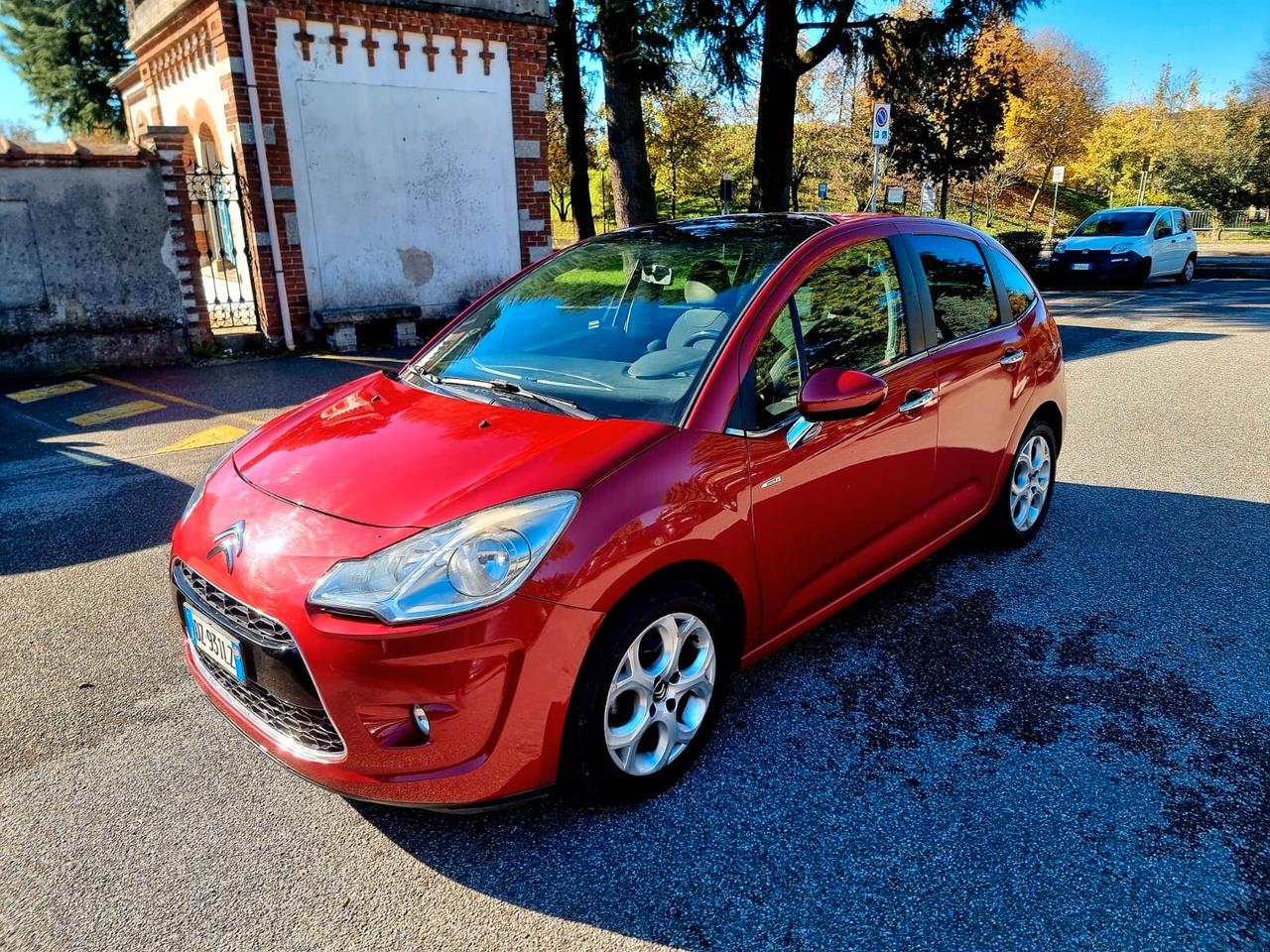 Citroen C3 1.4 Exclusive Style ADATTA A NEOPATENTATI