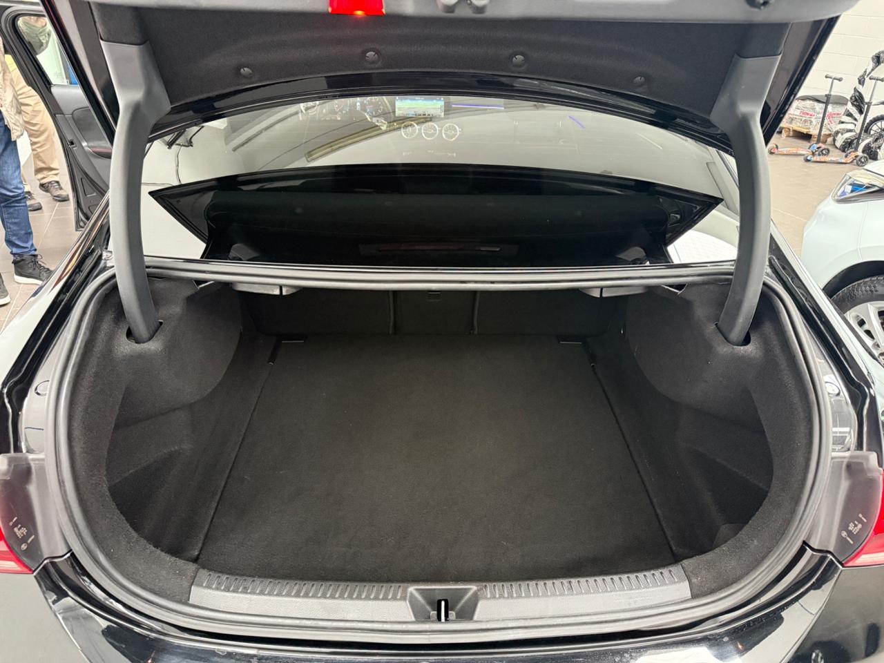 Mercedes-benz A 200 Automatic Premium AMG LINE SEDAN