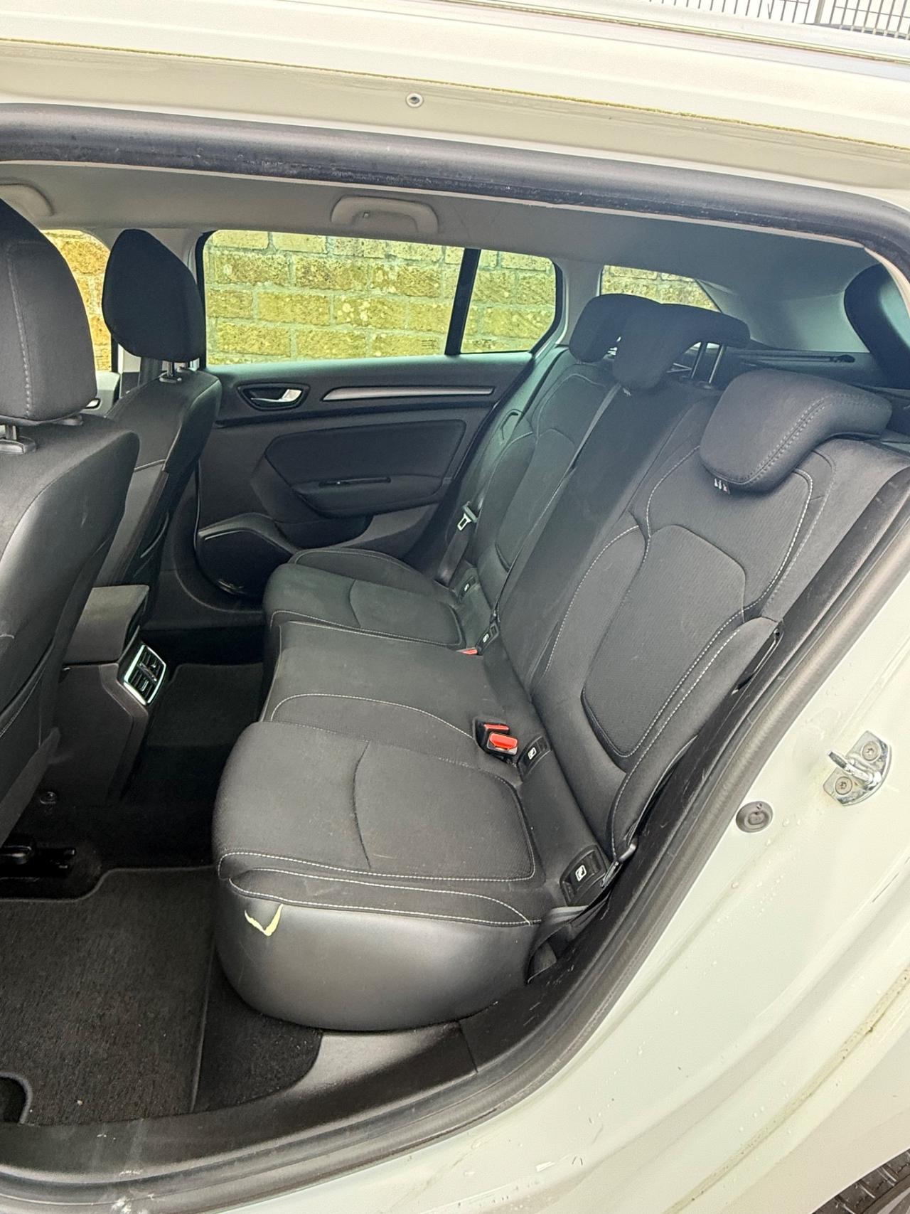 Renault Megane Mégane navi Retrocamera sensori Apple car play