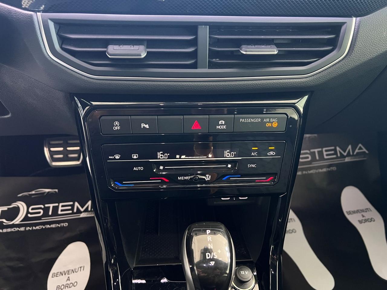 VOLKSWAGEN T-Cross 2024 1.0 tsi R-Line 115cv dsg