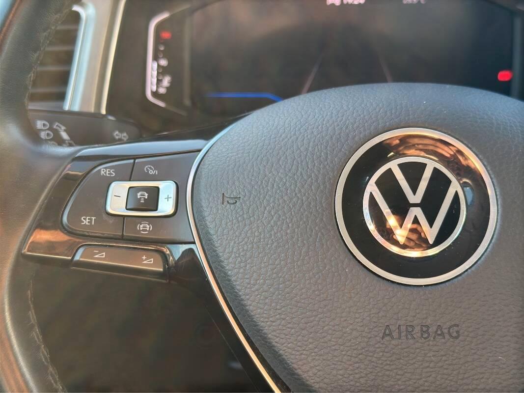 Volkswagen T-Roc 1.0 tsi Style 110cv CON CARPLAY