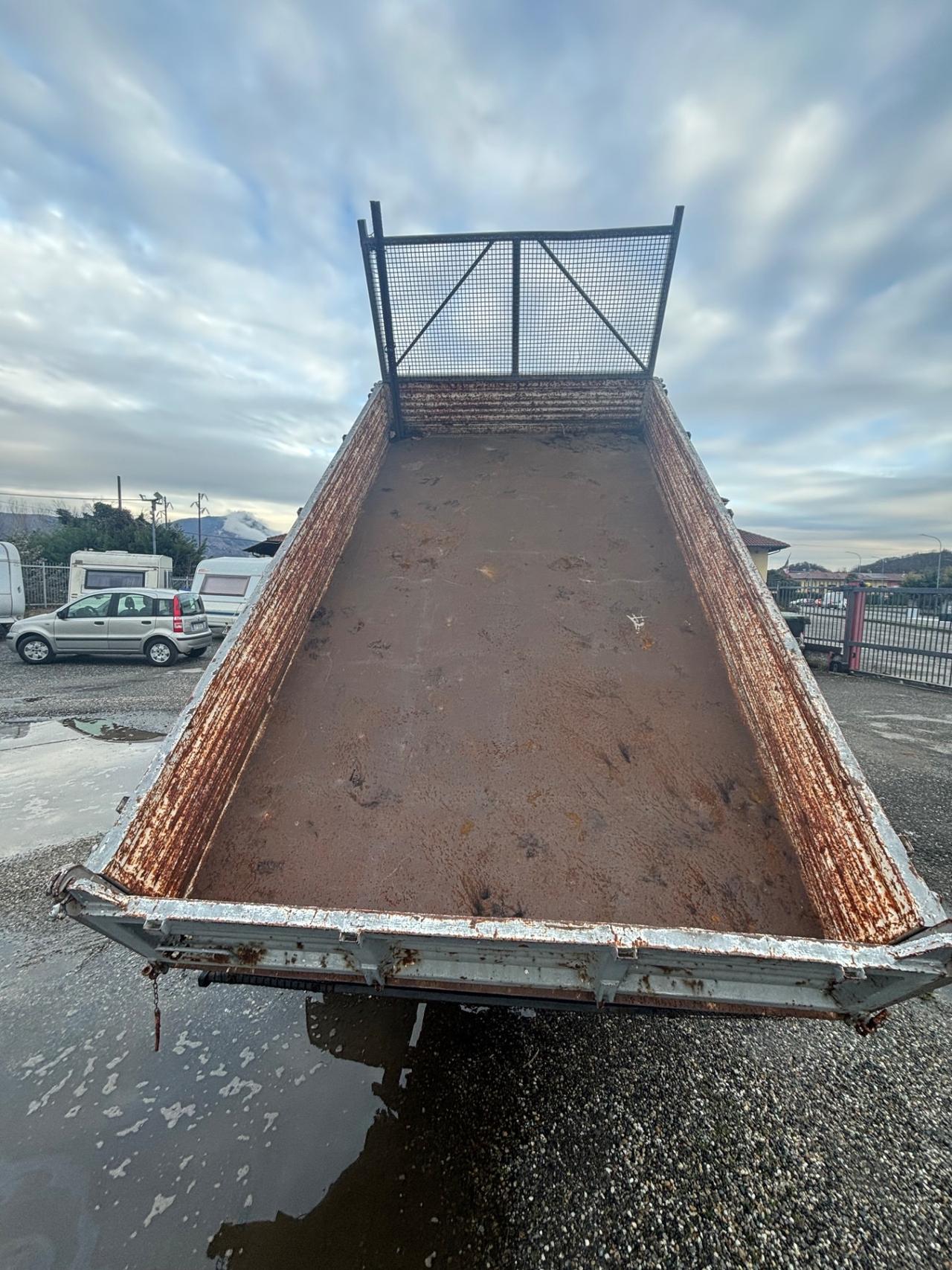 231 cabstar nissan del 2004 in saldo