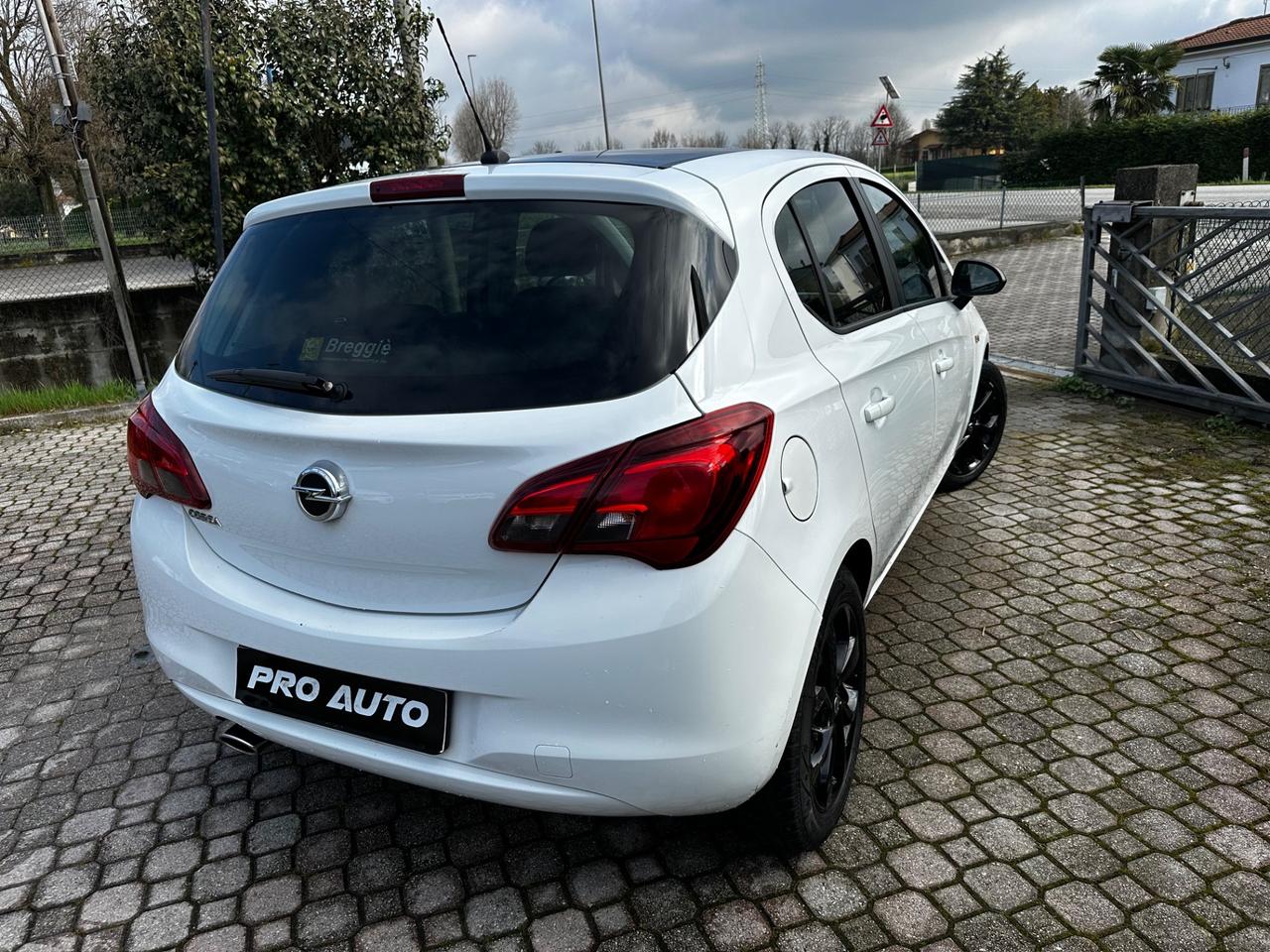 Opel Corsa 1.4 90CV GPL Tech 5 porte b-Color