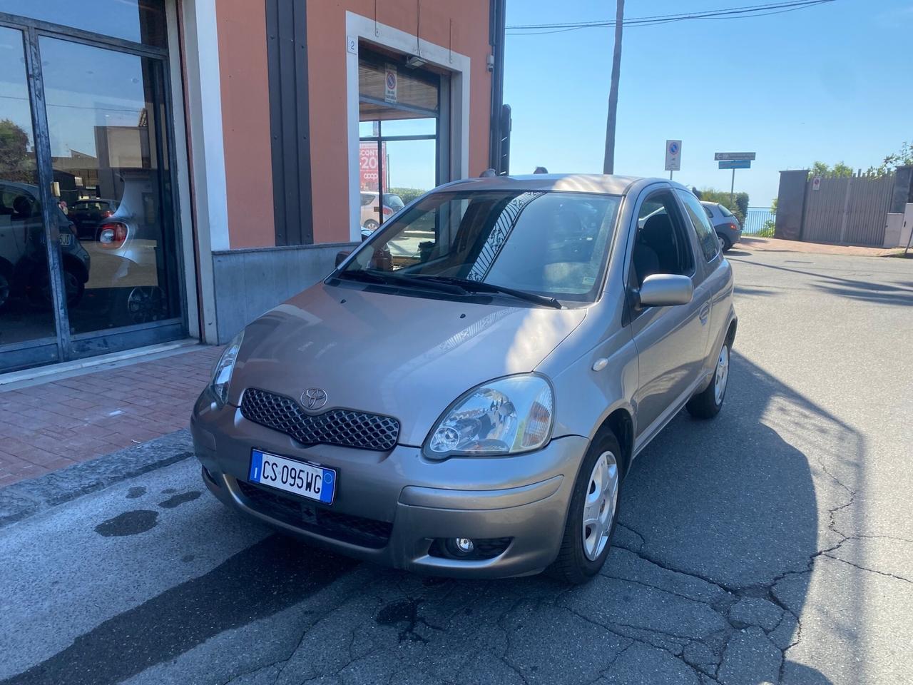 Toyota Yaris 1.0i 16V cat 3 porte Sol