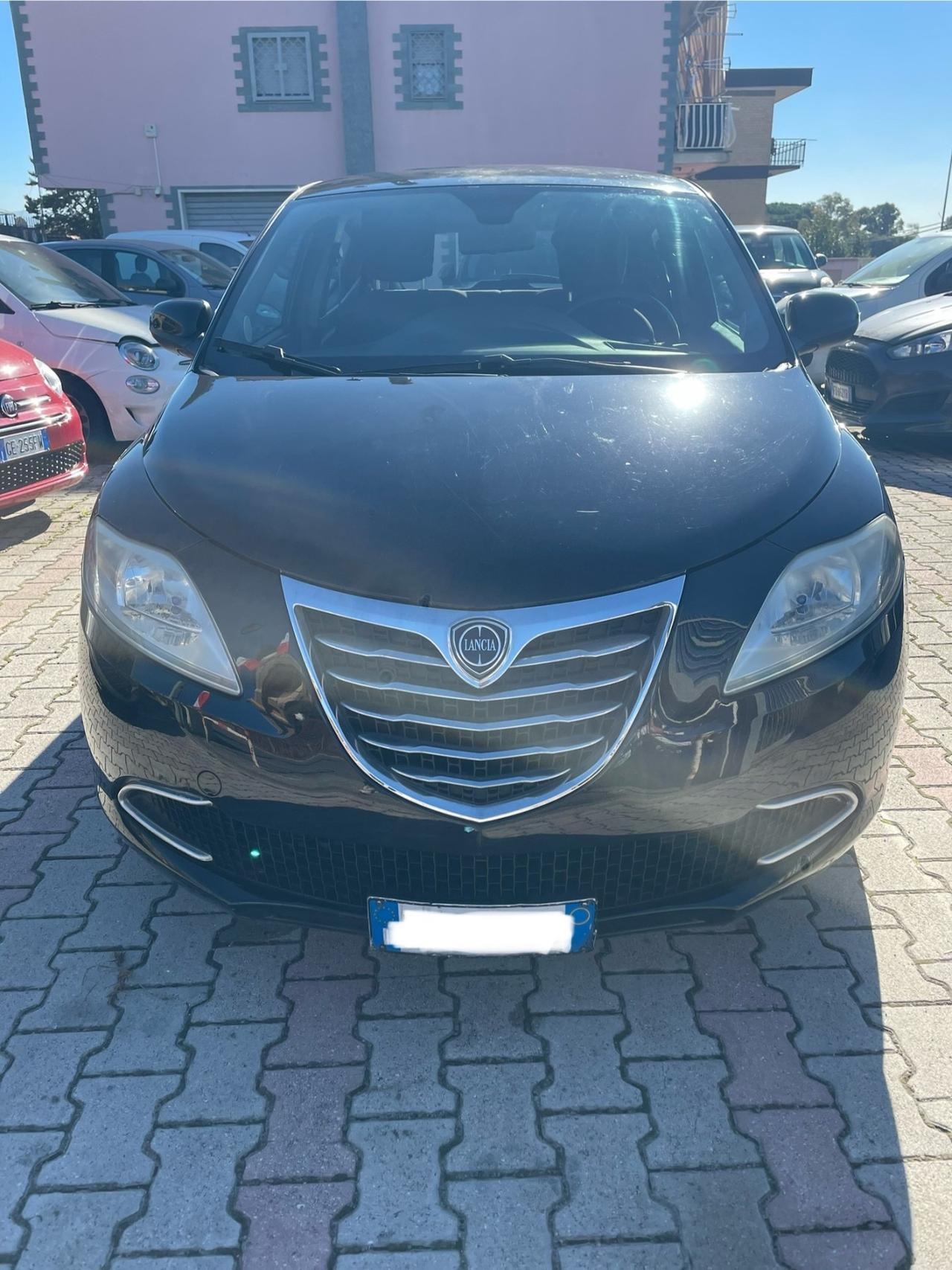 Lancia Ypsilon 1.3 MJT 16V 95 CV 5 porte S&S Black&Red