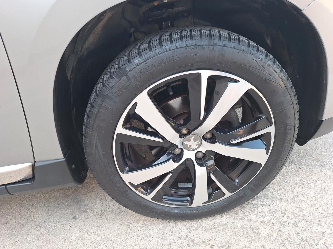 Peugeot 2008 1.6 HDi 120 Allure NAVI FULL