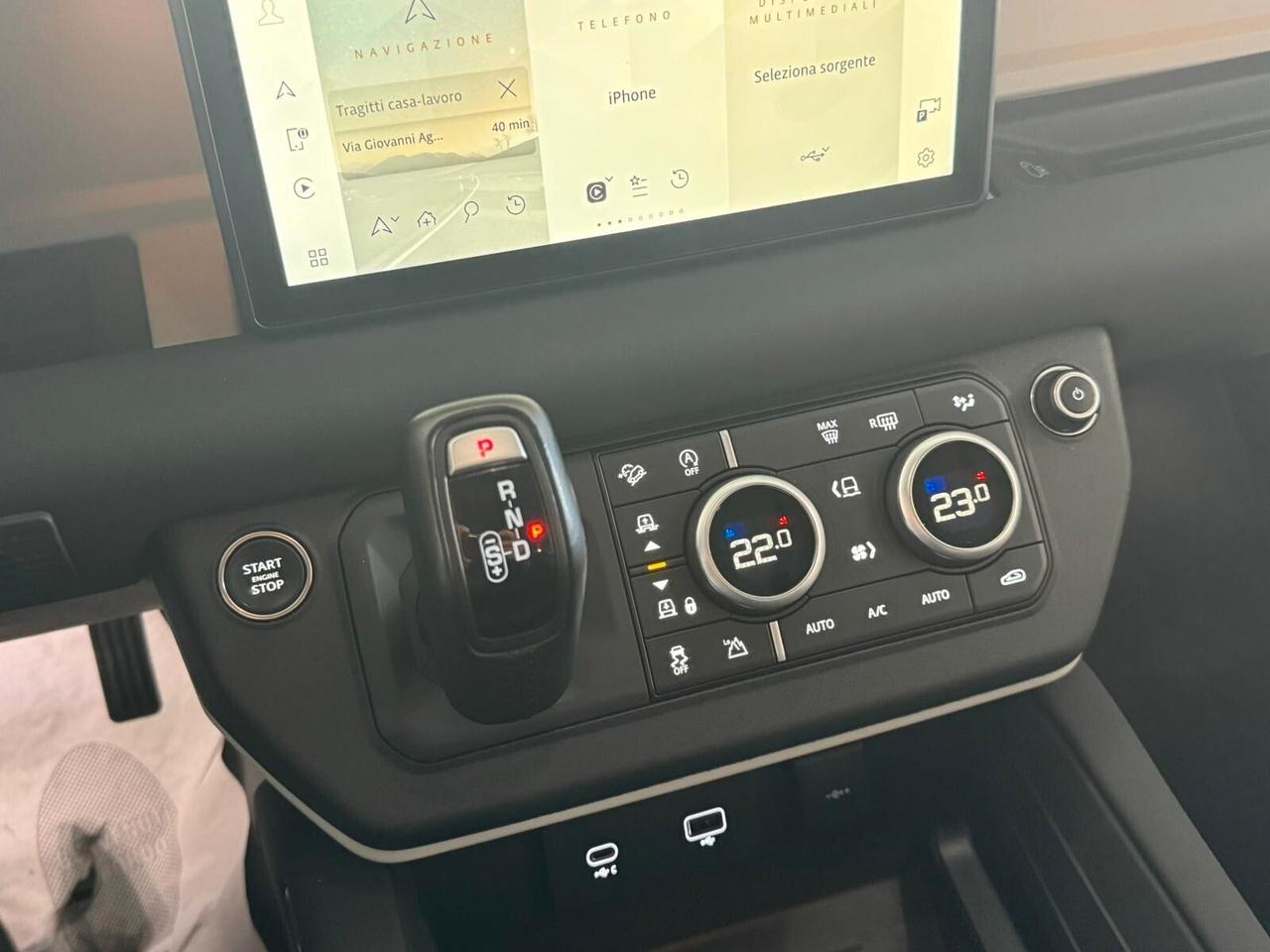 Land Rover Defender 110 3.0D I6 200 CV AWD Auto SE