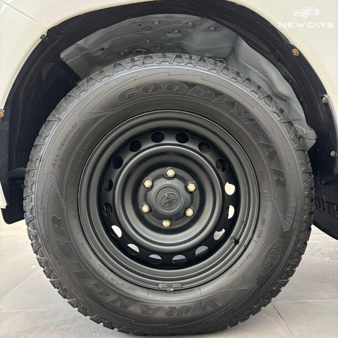 Toyota Hilux 2.4 D-4D 4WD 4 porte Extra Large Comfort