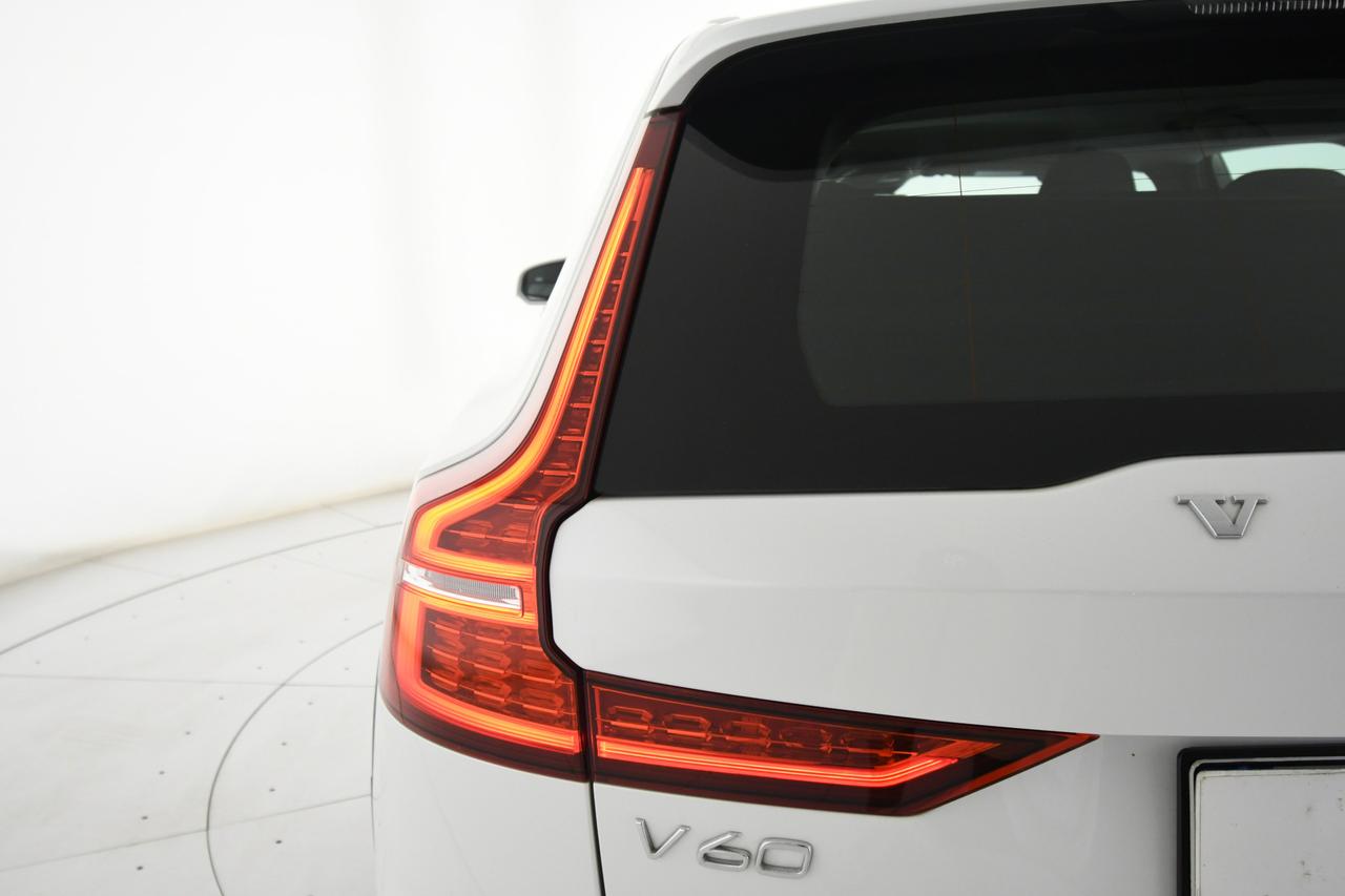 VOLVO V60 Cross Country 2.0 b4 Core awd auto CAMERA+FULL LED