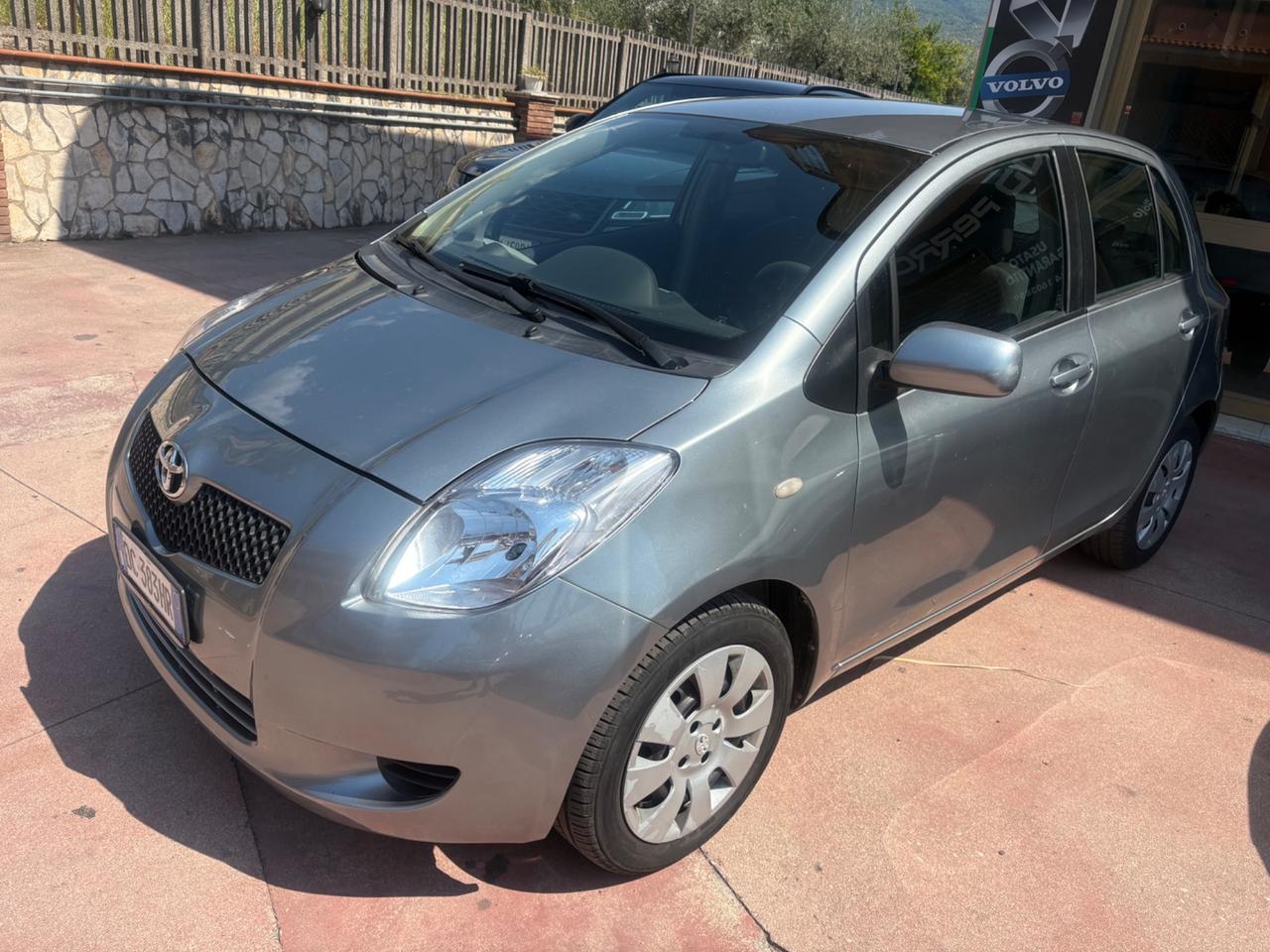 Toyota Yaris 1.0 5 porte