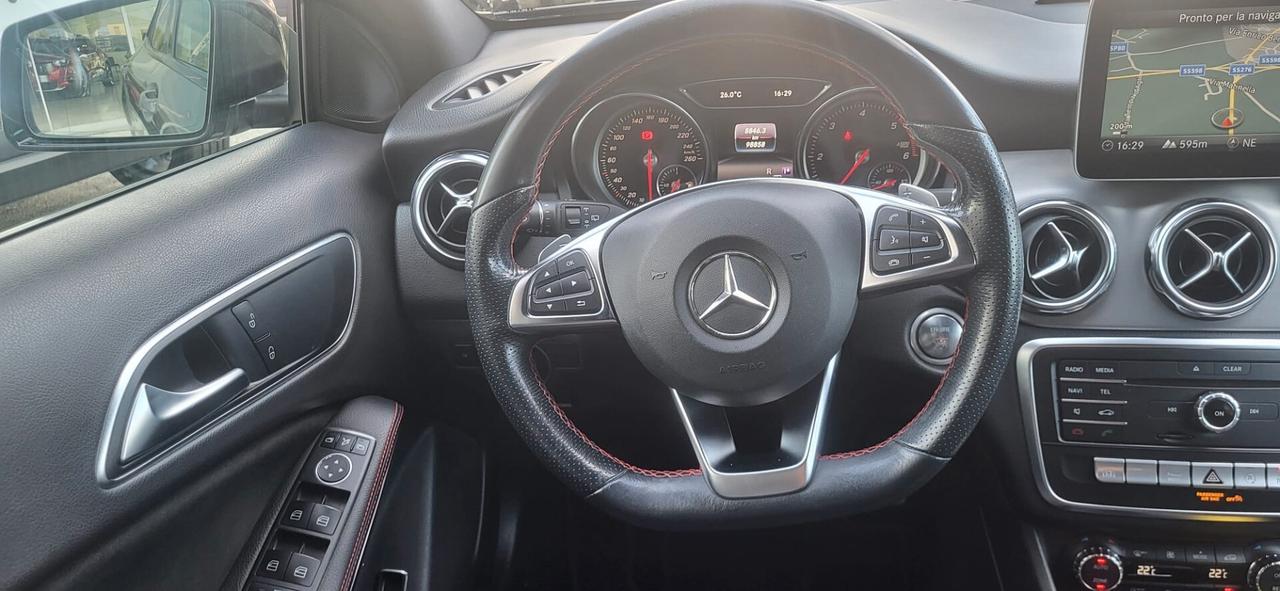 Mercedes-benz GLA 220 d Automatic 4Matic Premium Pack Night