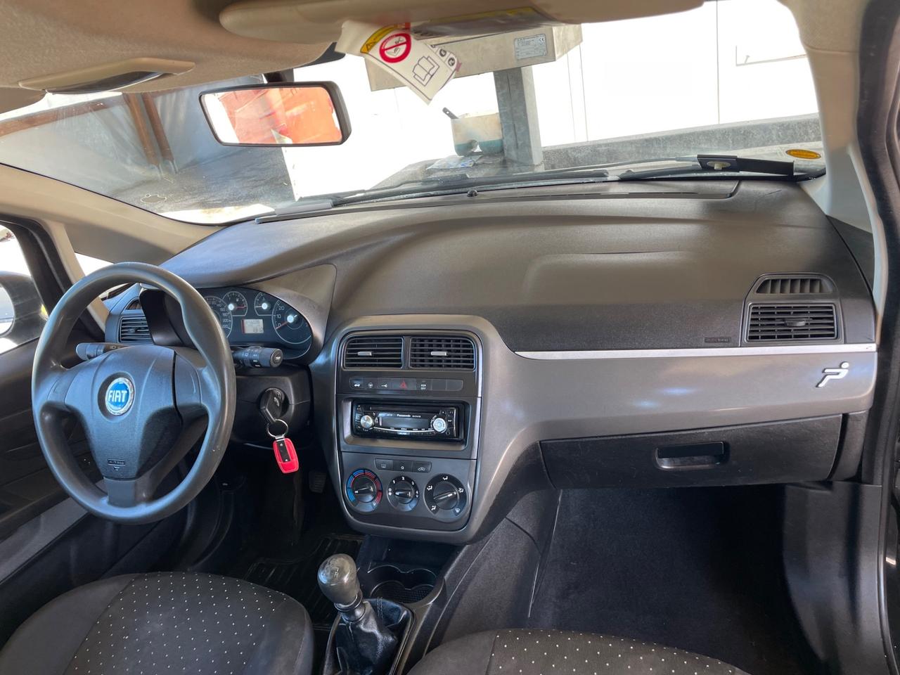 FIAT GRANDE PUNTO 1.2 BENZINA 2007 CON FRIZIONE NUOVA.