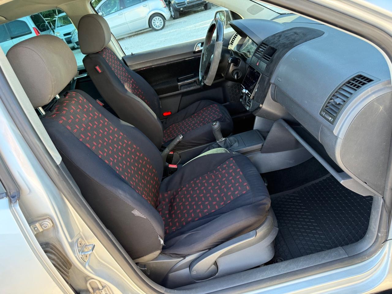 Volkswagen Polo 1.4/80CV TDI 5p. Sportline