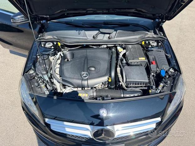MERCEDES-BENZ A 200 CDI Premium AMG PARI AL NUOV