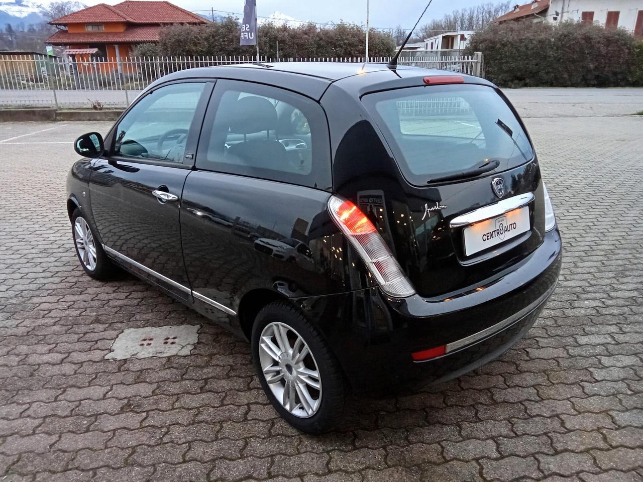 Lancia Ypsilon 1.2 69 CV Unyca