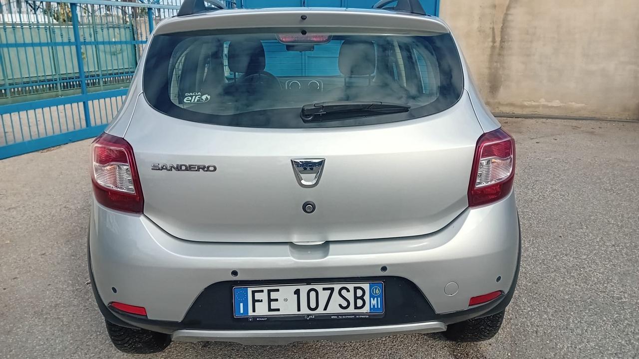 Dacia sandero stepway-1.5 dci- camb/aut-2016