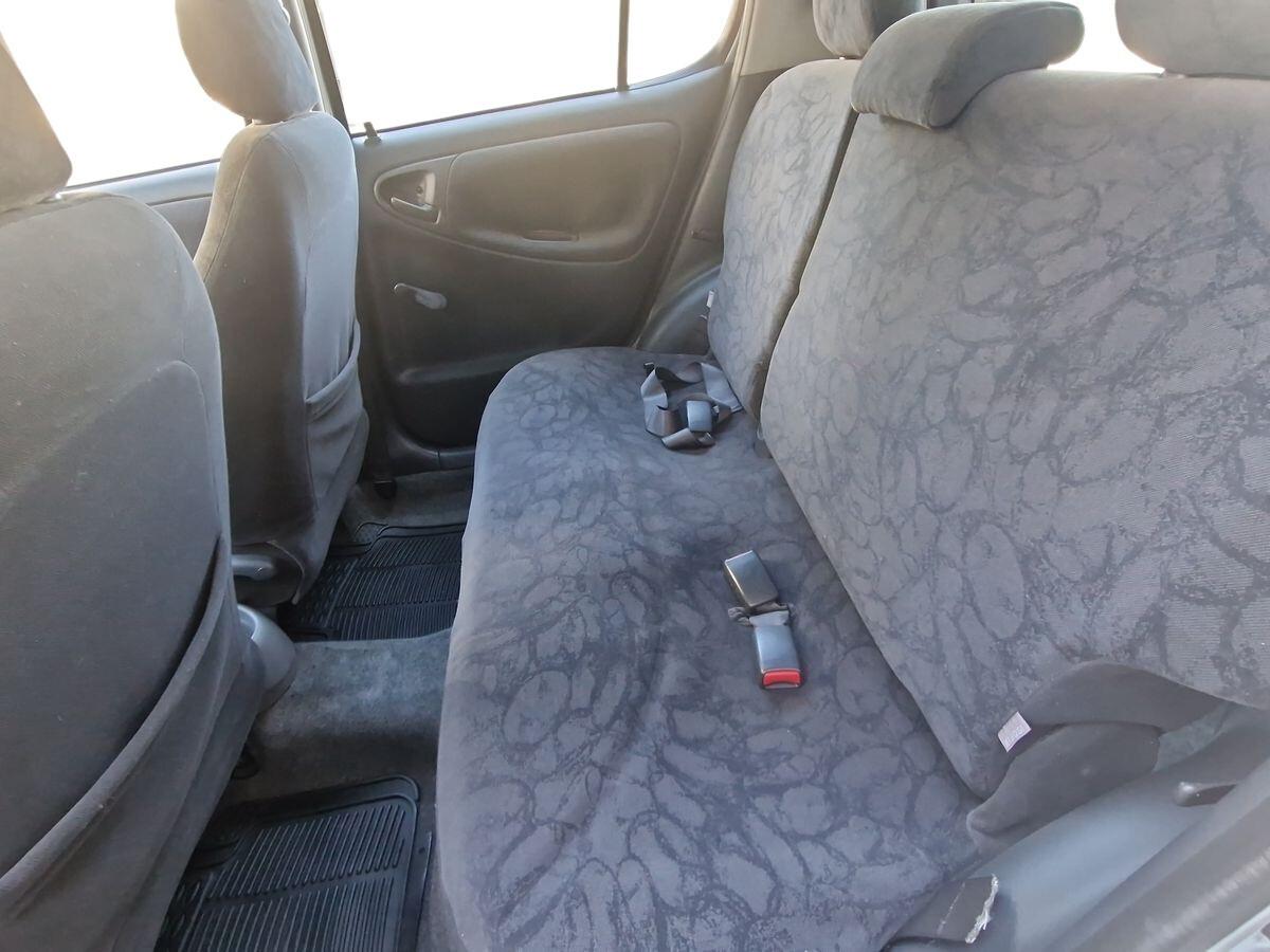 TOYOTA YARIS 1.0