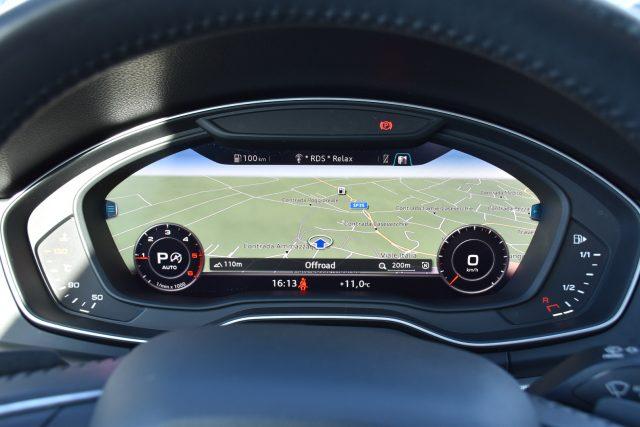 AUDI Q5 35 TDI quattro S tronic Business Design *Cockpit*