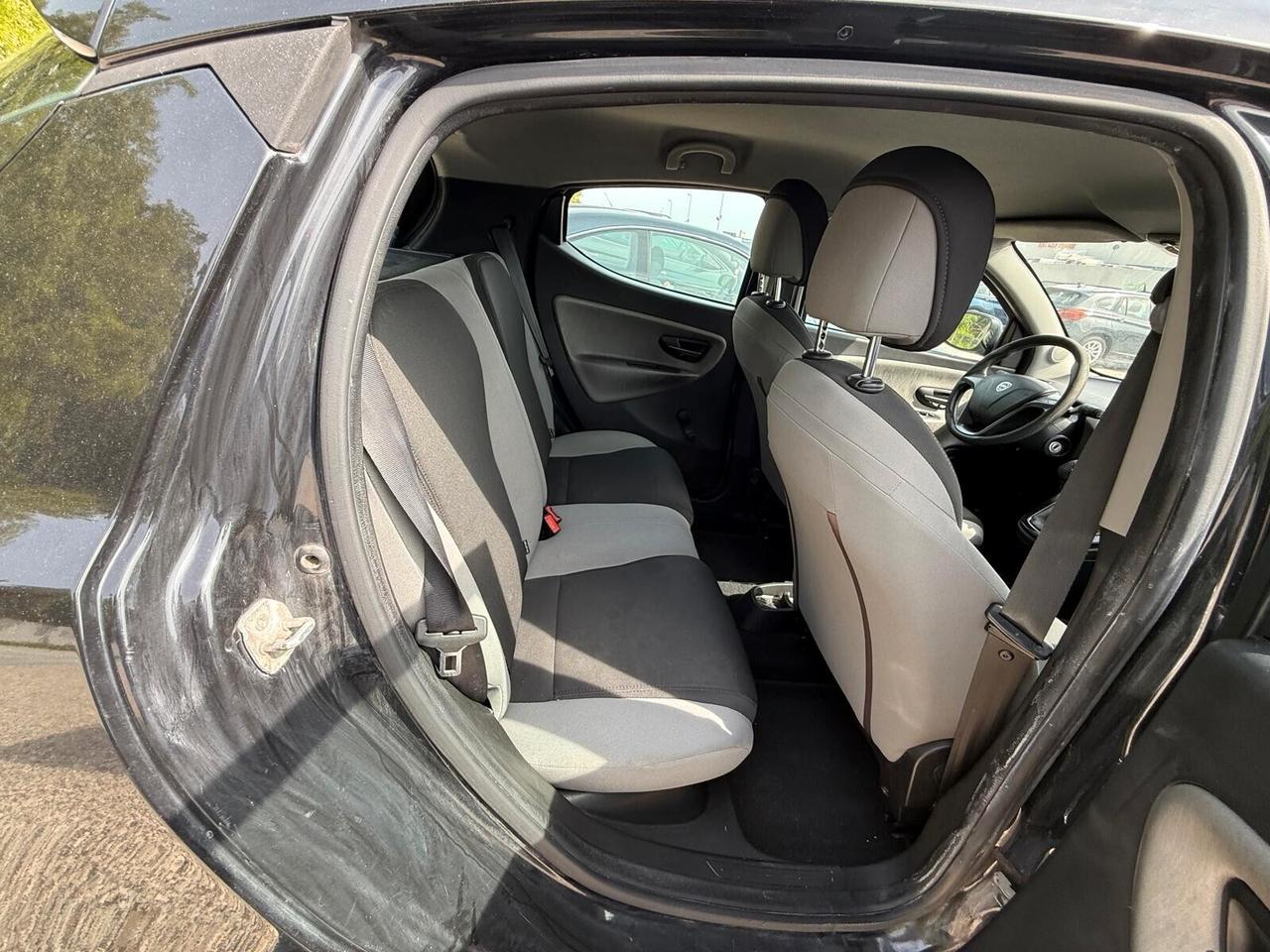 Lancia Ypsilon 0.9 TwinAir 85 CV 5 porte Metano Ecochic Gold