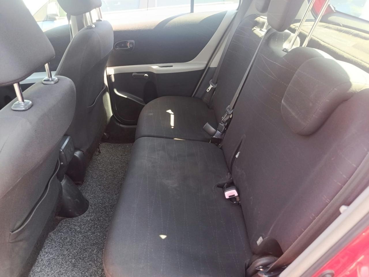 Toyota Yaris 1.0 5 porte Sol