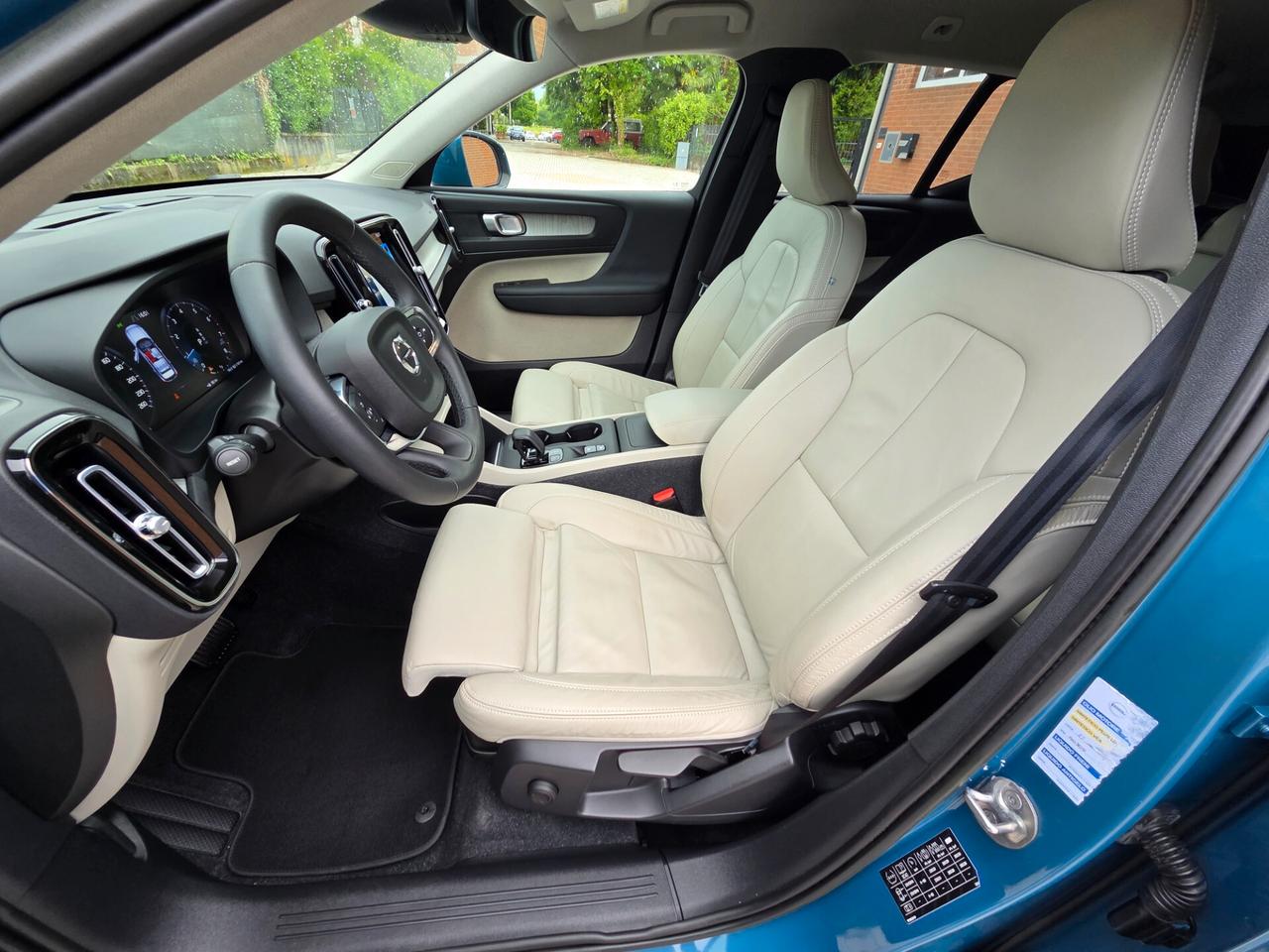 Volvo XC40 T2 automatico Core 129cv