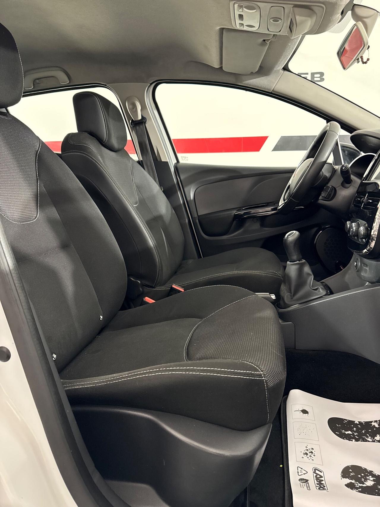 Renault Clio 1.2 Benzina 75CV 5 porte* NEOPATENTATI *