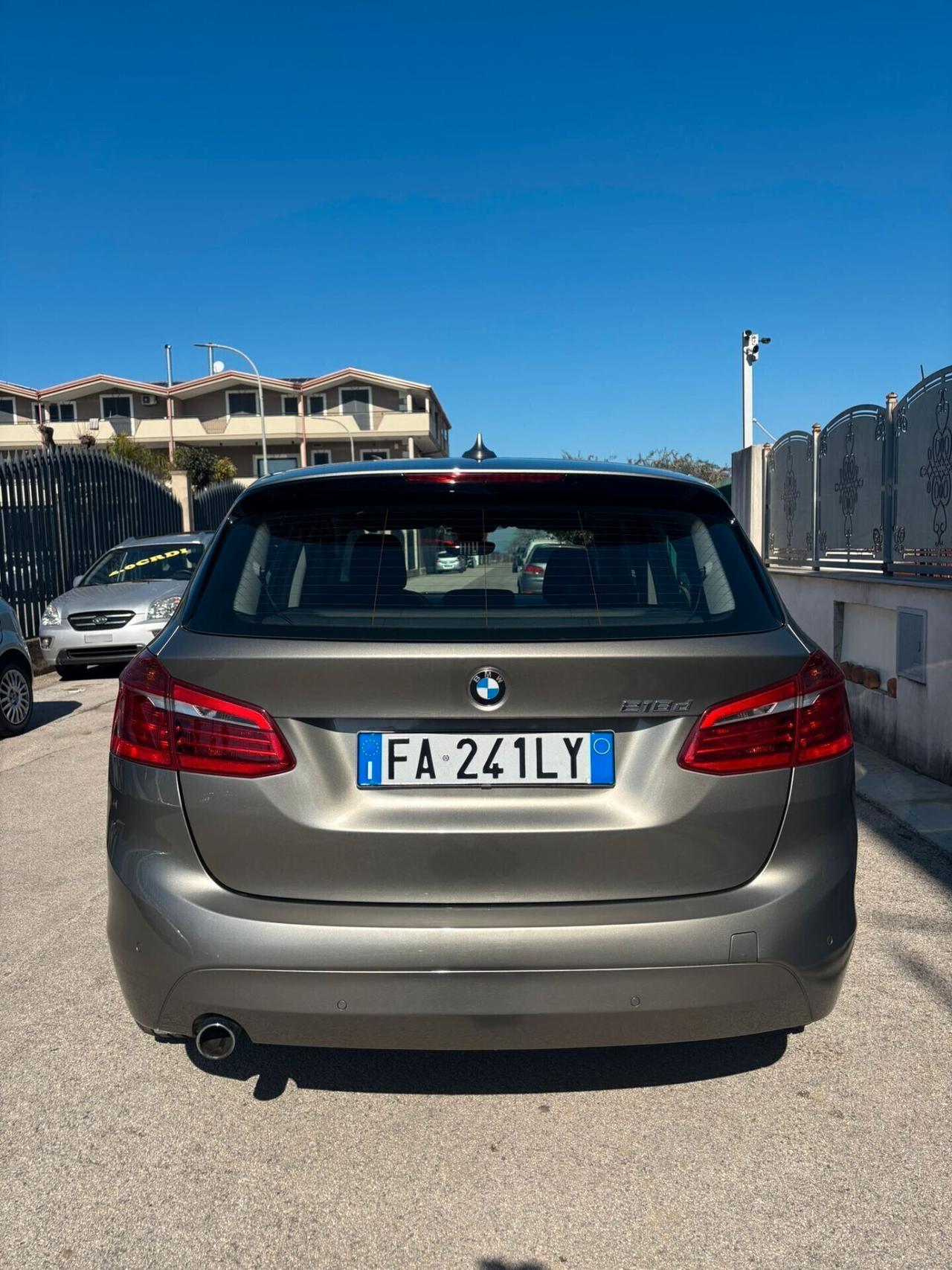 Bmw Serie 2 218d Luxury AUTOMATICO ANNO 2015