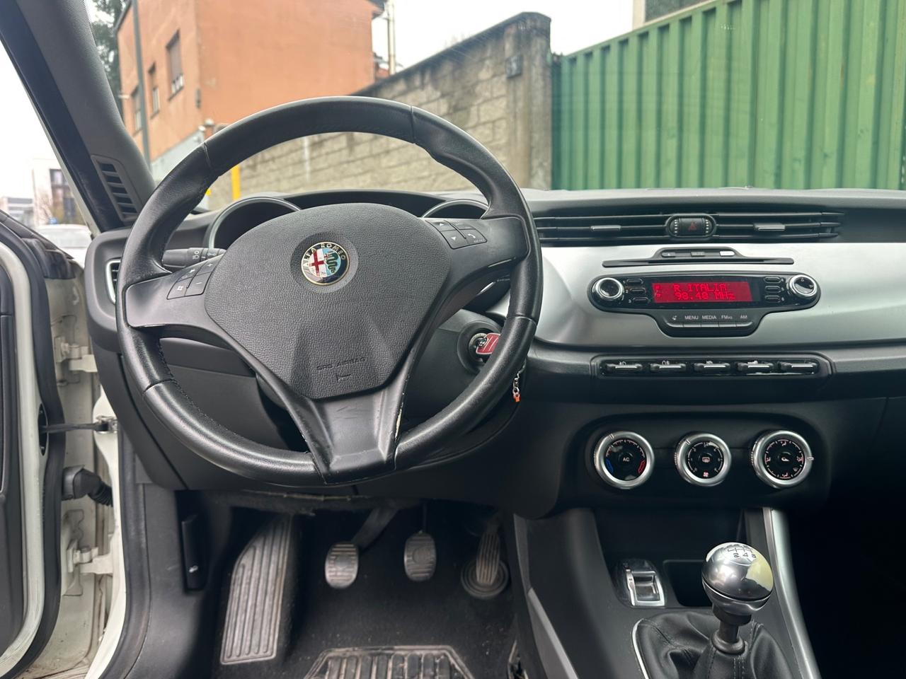 Alfa Romeo Giulietta 1.4 Turbo 105 CV - ok neopatentati