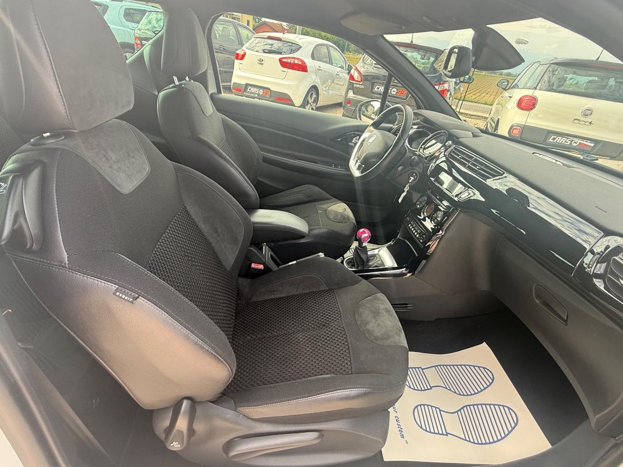 Ds DS3 3 1.2 VTi 82 Just Black