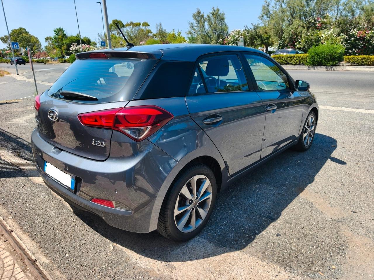 HYUNDAI I20 1.1 CRDI Comfort - 2016