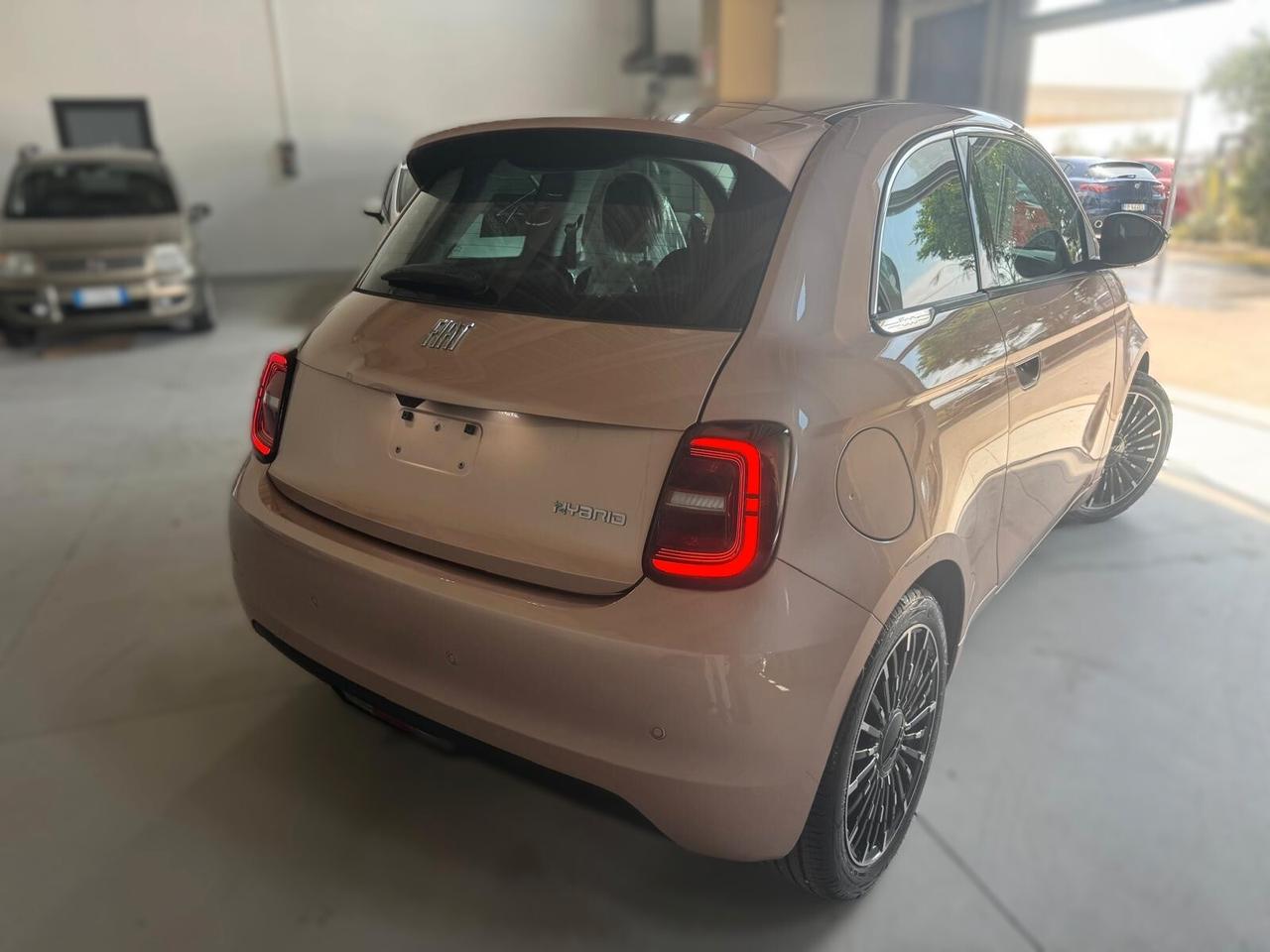 Fiat 500 1.0 Hybrid 70CV -Nuova da immatricolare!