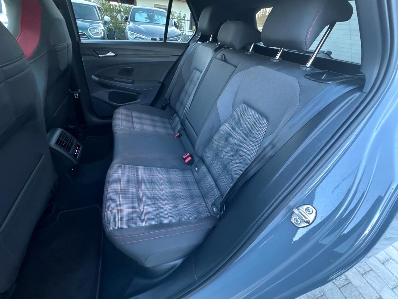 Volkswagen Golf 2.0 TSI DSG GTI*245CV*H&K*iQ.LIGHT*FENDINEBBIA*19"*