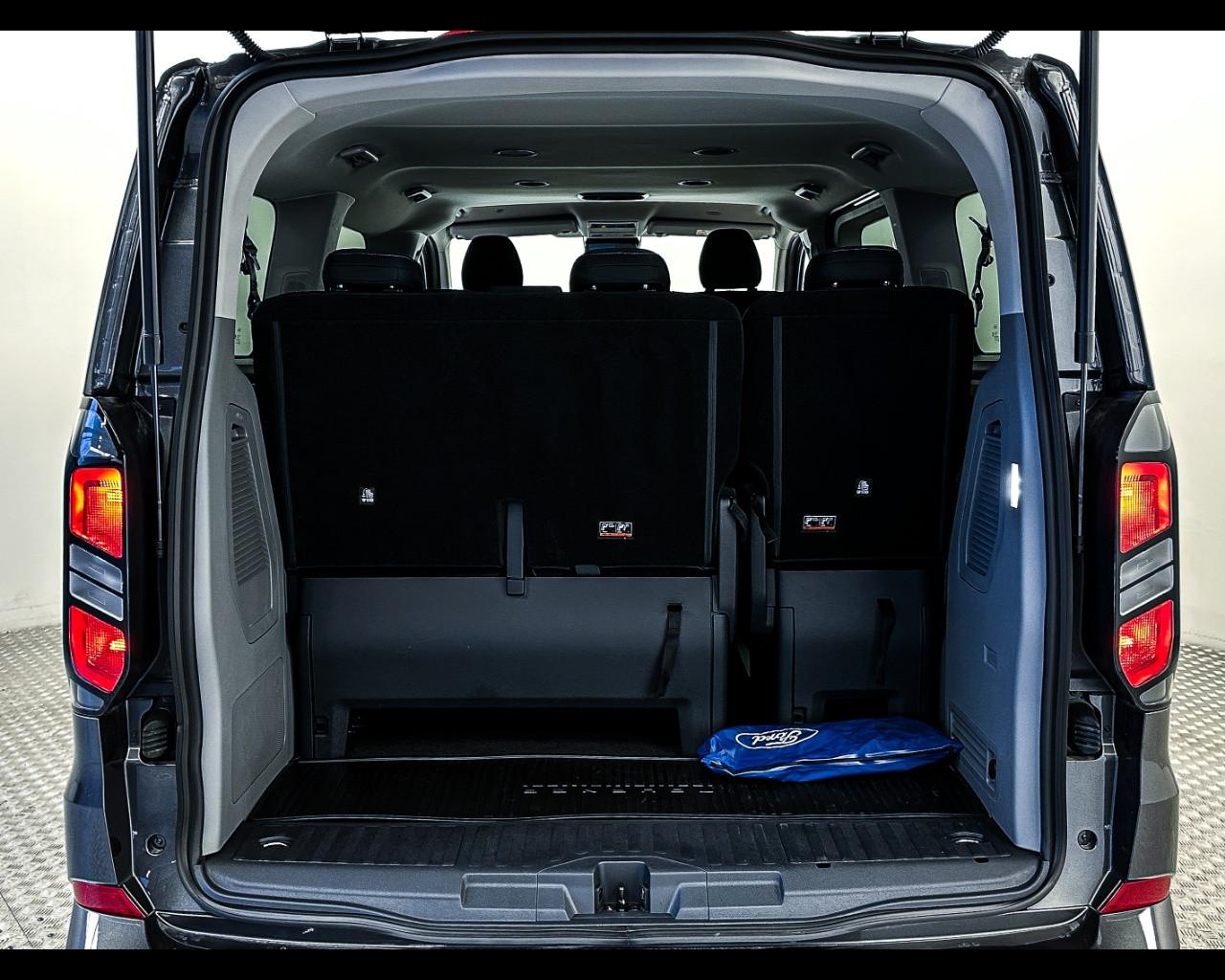 FORD Tourneo Custom 2ªs - Tourneo Custom 320 2.0 EcoBlue 170CV aut. AWD PC Titanium