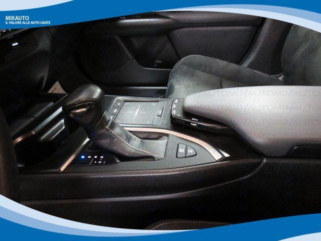 LEXUS UX 250h 2.0 150cv 2WD Executive CVT EU6D-Temp