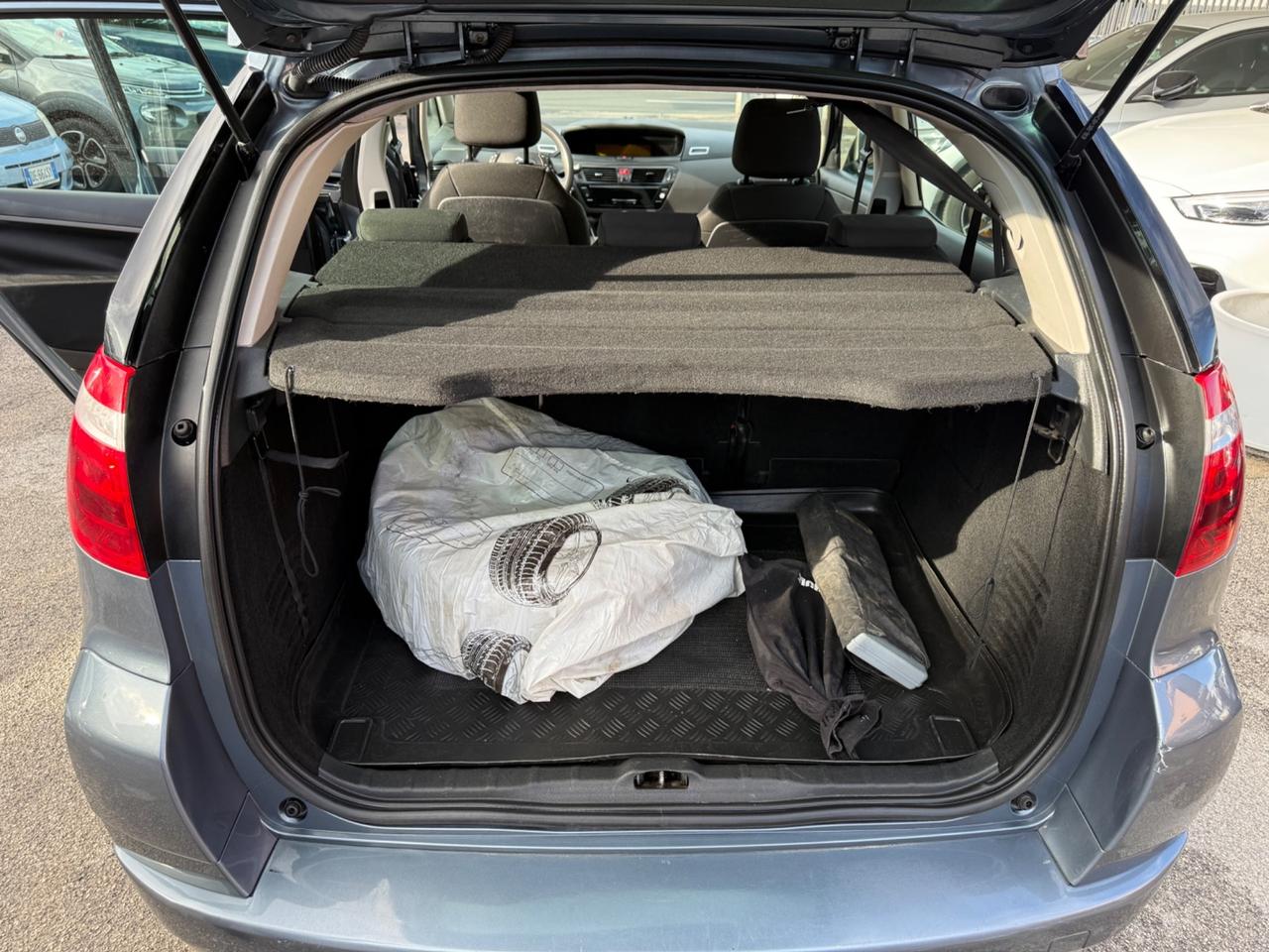 Citroen C4 picasso 1.8 gpl elegance